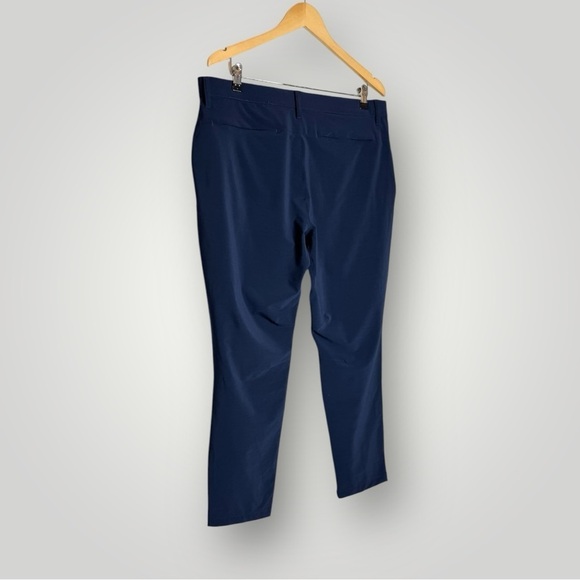 NWOT Fabletics | The Only Pant Classic Fit Zip Pockets Stretch Navy Blue - Picture 9 of 12